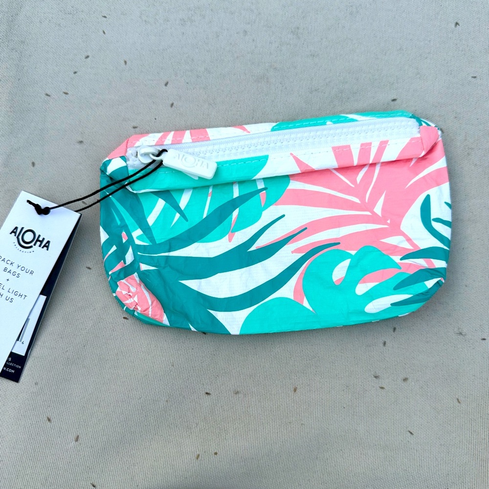 NWT Aloha small cosmetic pouch